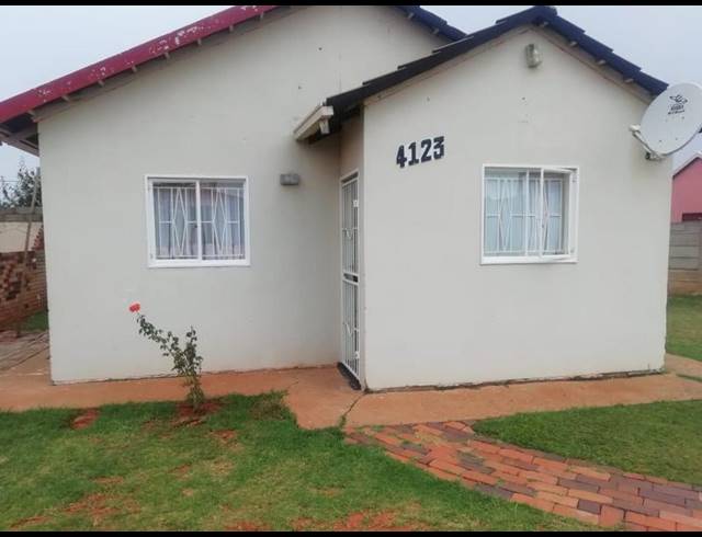 2 BEDROOM PROPERTY TO RENT IN LENASIA SOUTH EXT 4